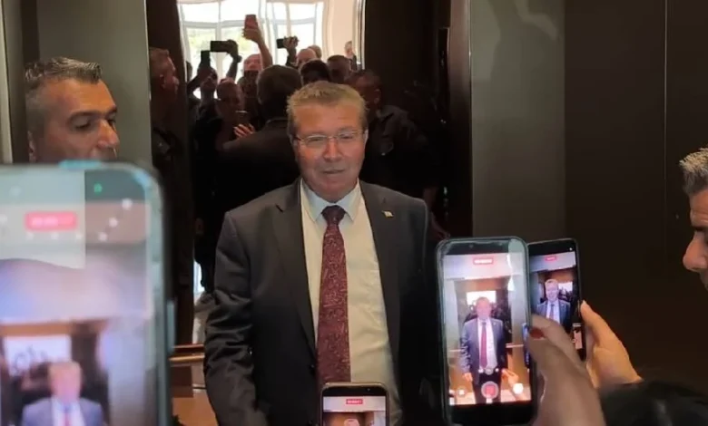 Başbakan Üstel: Grup toplantısından çıkacak karar neyse onu uygulayacağız